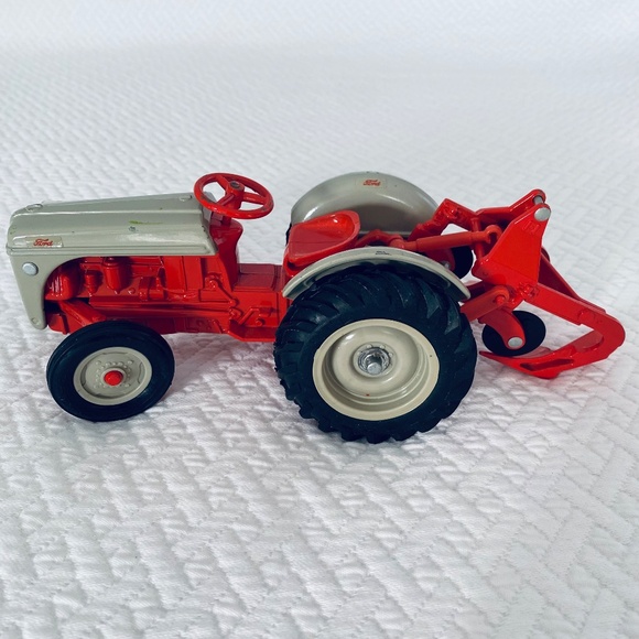 ERTL Ford Diecast Tractor with Plow - Picture 3 of 10